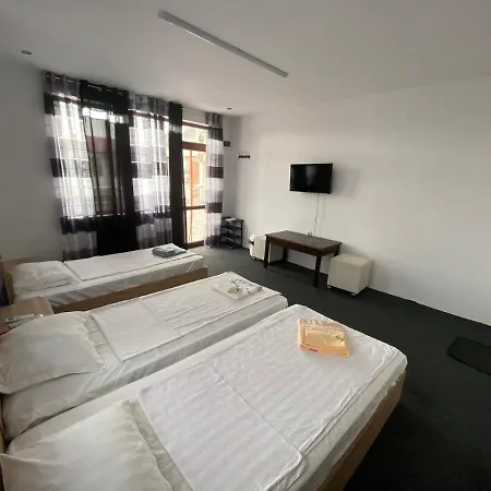 Hotel Asq *